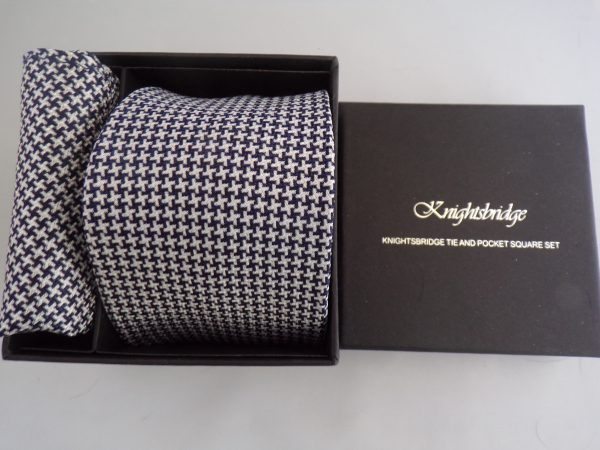 Black / White Houndstooth silk tie and pocket square set